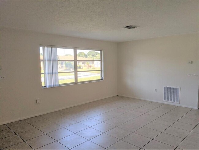 Foto del edificio - 2342 Sunnyside Pl