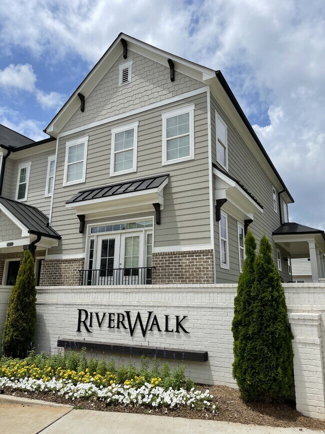 Building Photo - 8055 River Rapids Aly