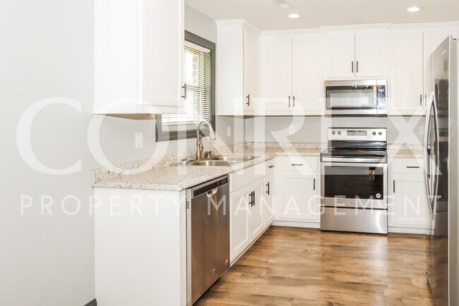 Building Photo - Great 3 Bedroom