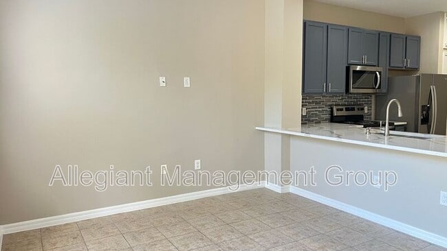 Building Photo - 5164 Regatta Dr