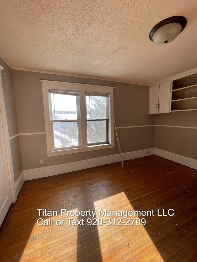 Building Photo - 855 Vine Ave