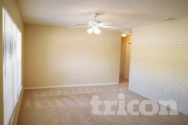 Foto del edificio - 1415 Wood Ave