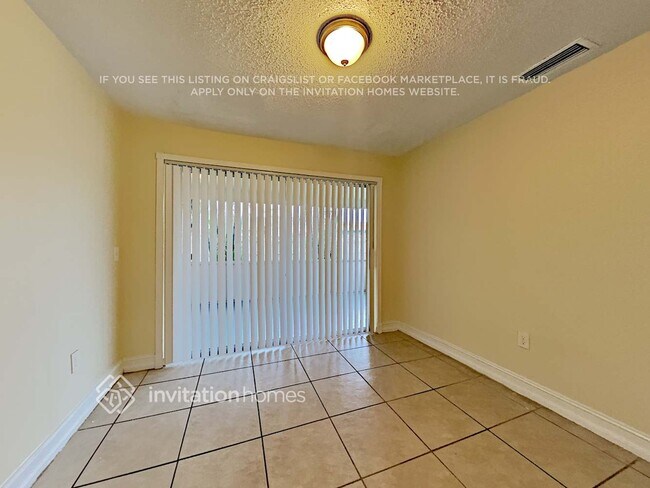 Foto del edificio - 10270 NW 24th St