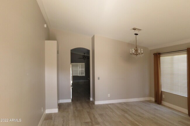 Foto del edificio - 5754 E Glade Ave