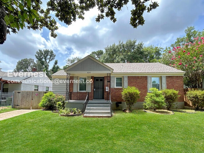 Building Photo - 835 Margo Ln