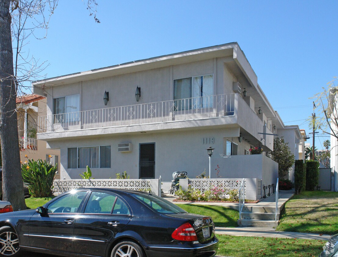 Foto del edificio - 1119 S Oakhurst Dr