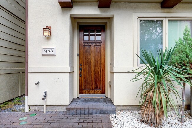 Foto del edificio - 5424 Petty St