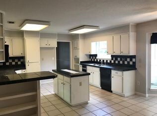 Building Photo - 6420 Sugar Creek Dr N