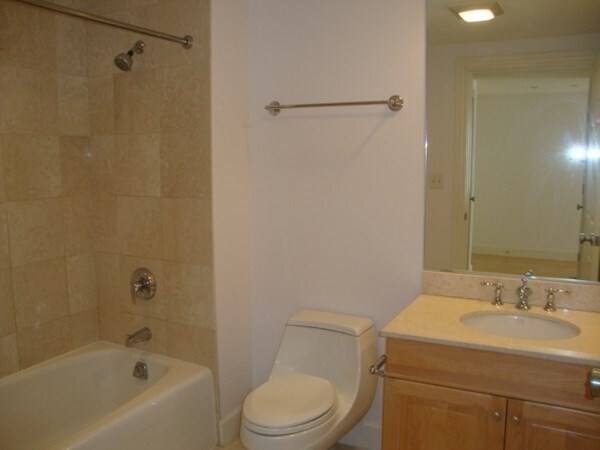 Building Photo - 9 Bowdoin St