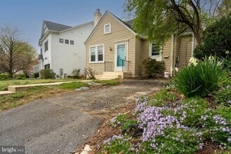 Building Photo - 8508 Salem Way