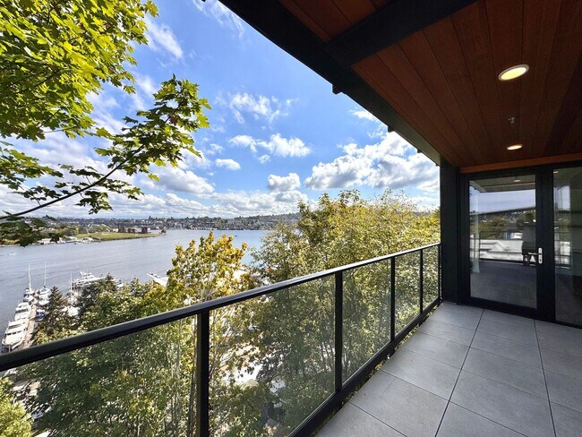 Foto del edificio - 2514 Dexter Ave N