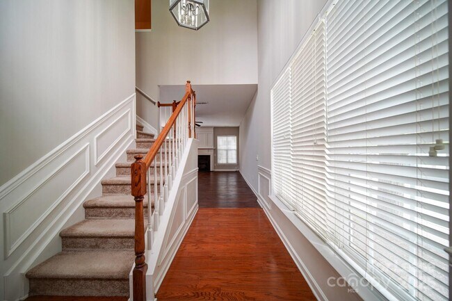 Foto del edificio - 9821 Carson Whitley Ave