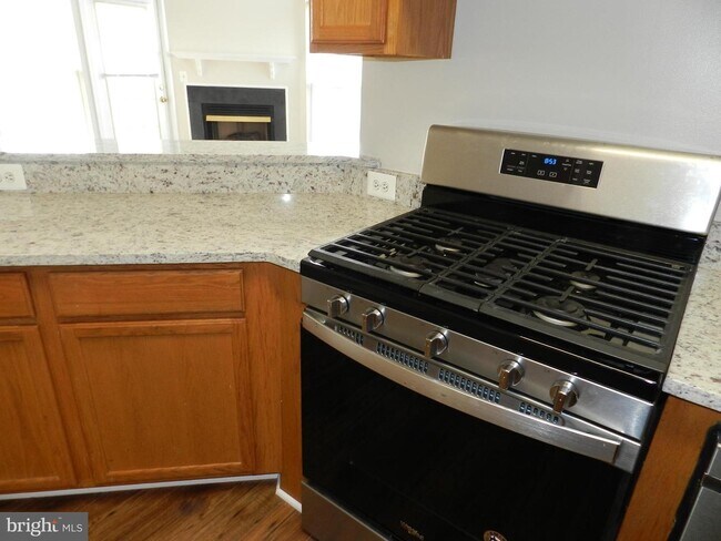 Foto del edificio - 2911 Deer Hollow Way