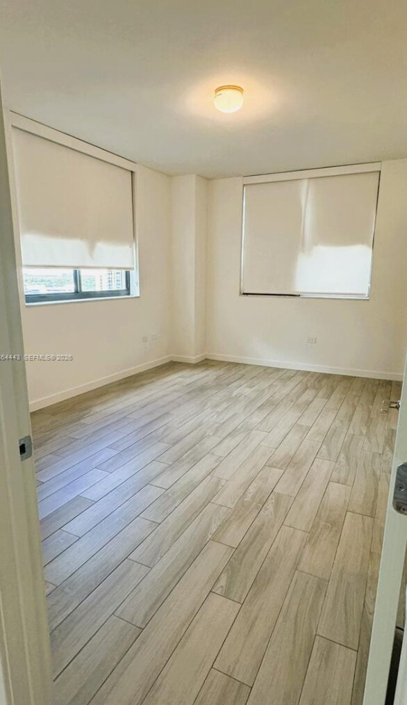Foto del edificio - 999 SW 1st Ave