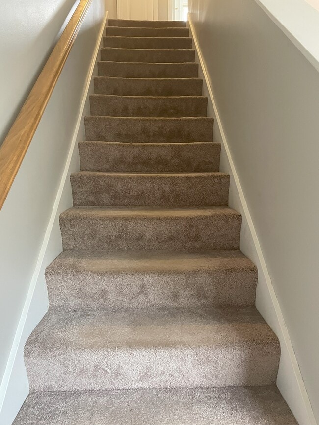 Building Photo - 1029 S Mammoth Rd