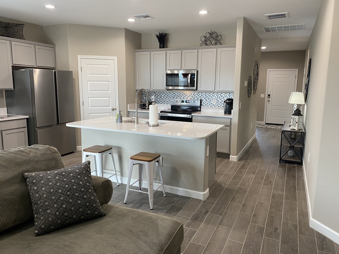 Foto principal - 24085 W Ripple Rd