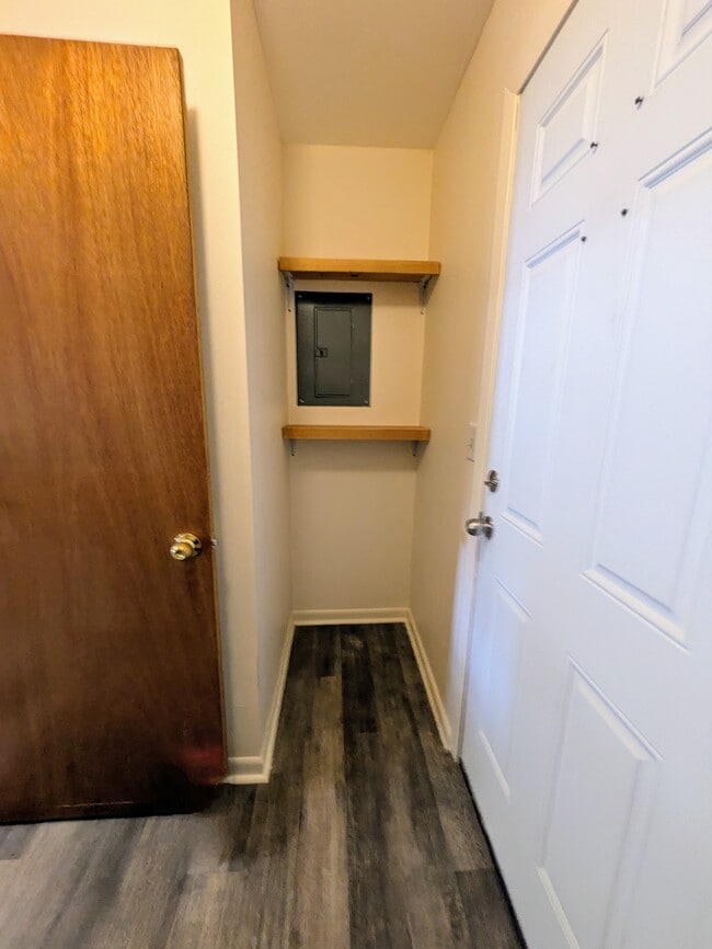 Laundry room - 1501 Green Acres Blvd