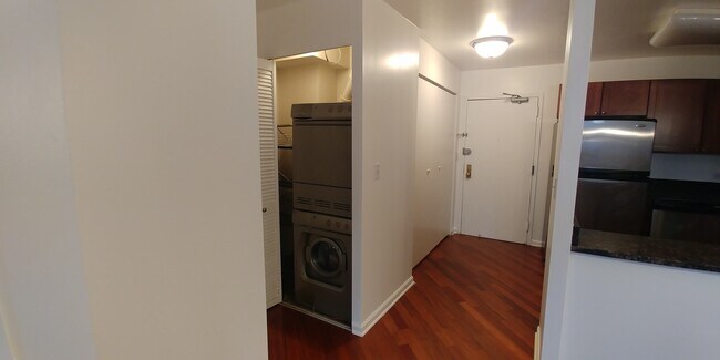 Foto del edificio - 222 E Pearson St