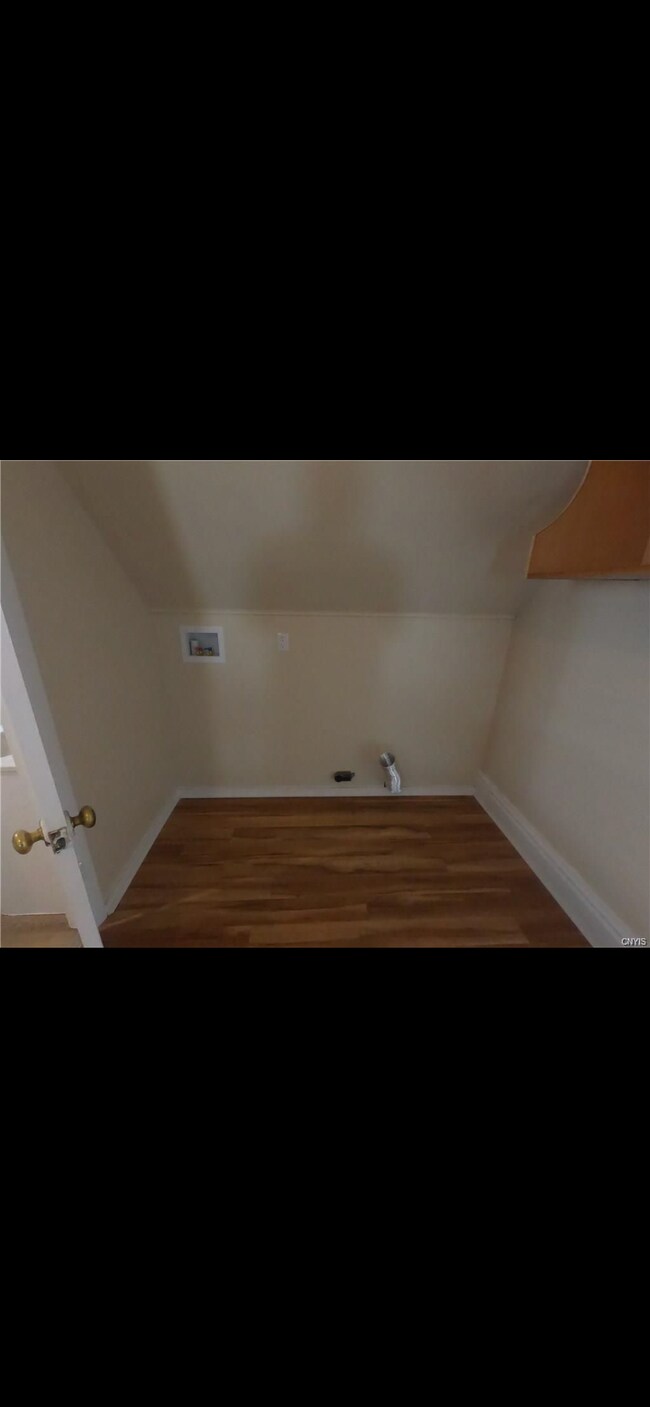 Washer/Dryer hookup - 650 Emerson St