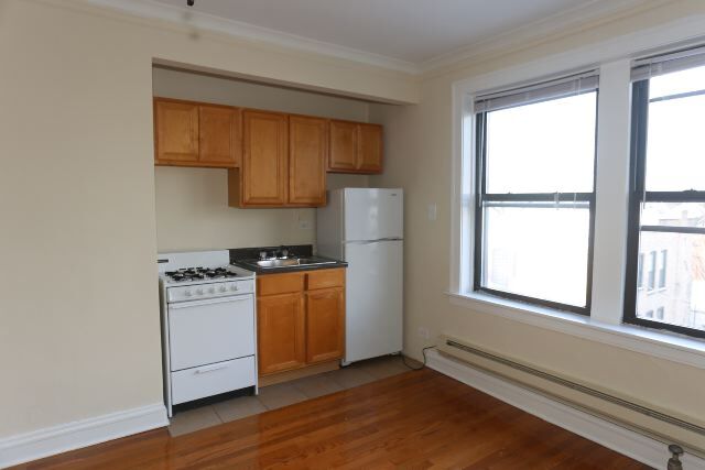 Foto del edificio - 4551 N Damen Ave