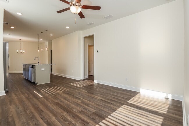 Foto del edificio - Modern 3 Bedroom in Hanahan