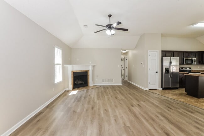 Building Photo - 9876 Southern Oak Way