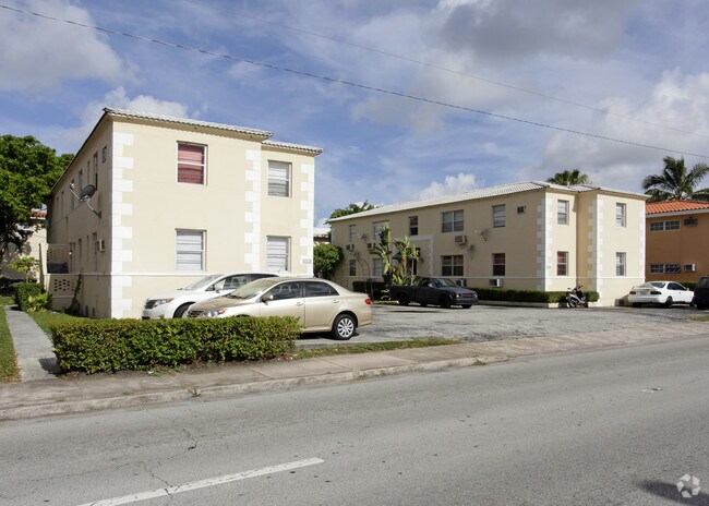 Building Photo - 1306 - 1310 SW 37th Ave