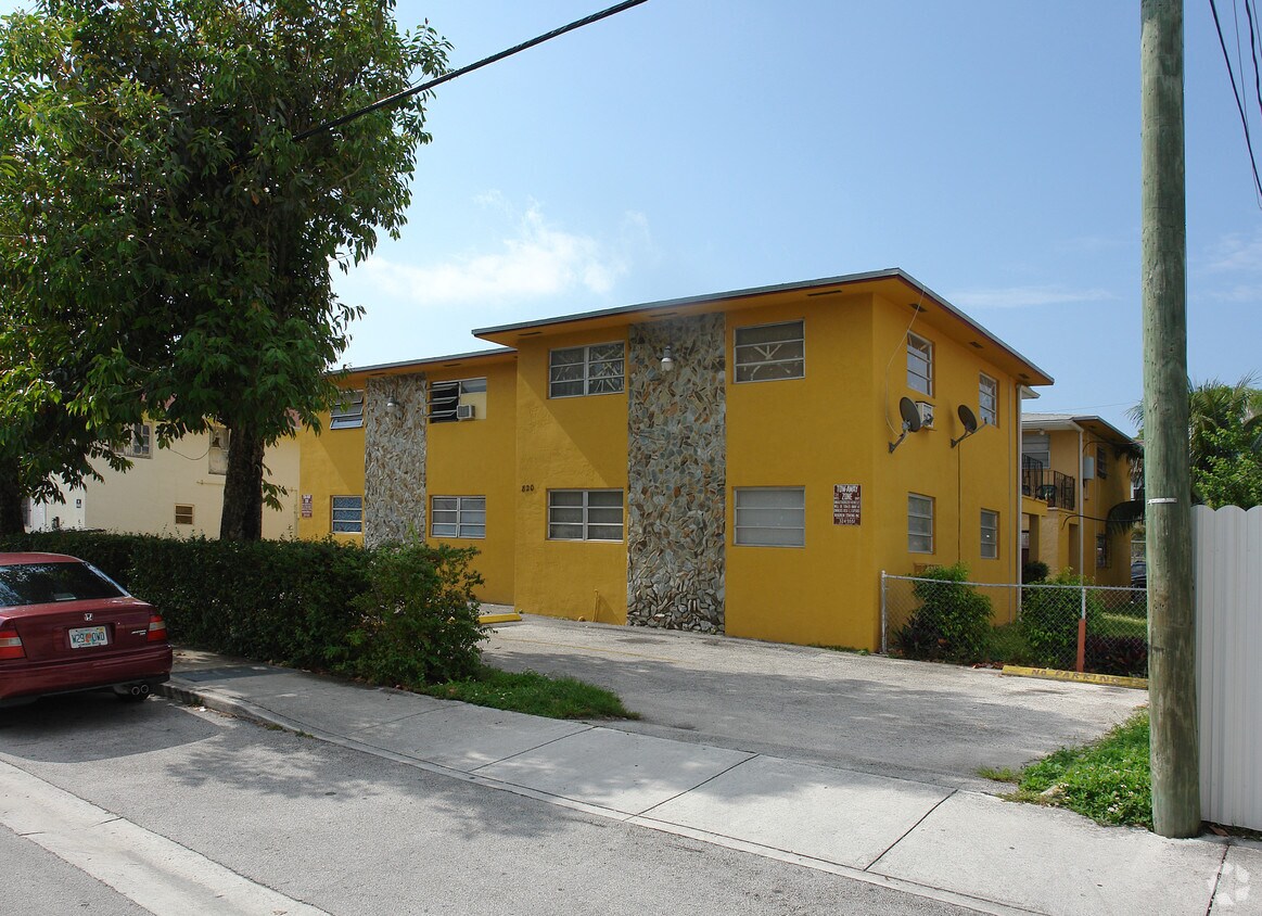 Foto del edificio - 820 SW 5th St