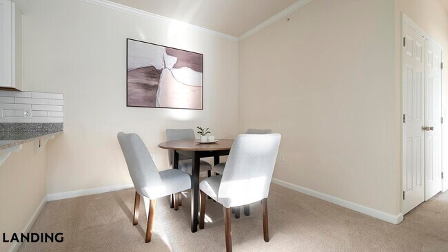 Foto del edificio - 9015 Kings Grant Dr