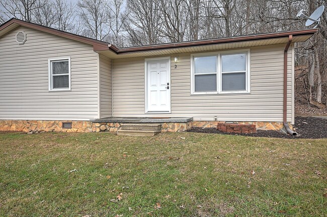 Building Photo - 2 Bedroom / 1 Bath Duplex  Kingsport TN