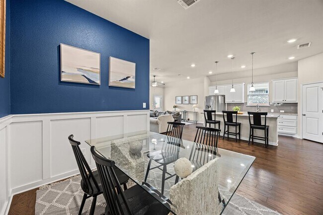 Building Photo - 631 Turquoise Dr