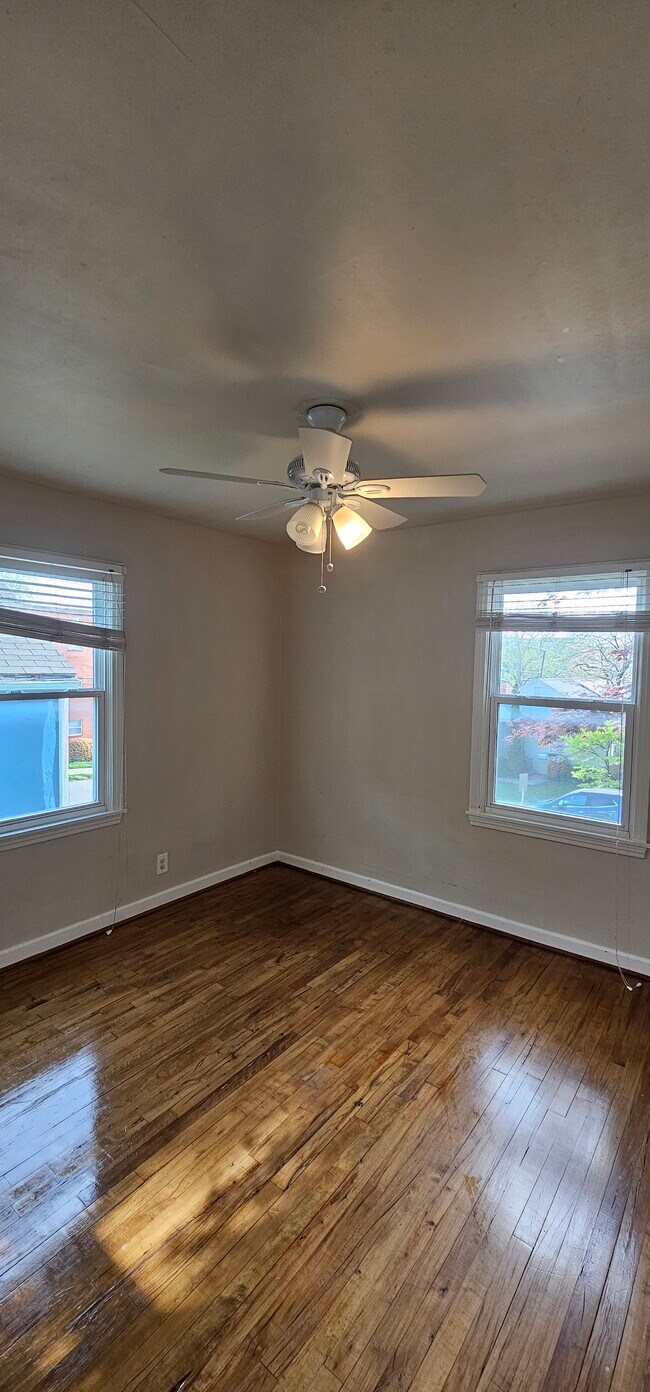 Foto del edificio - 4504 Terrace St