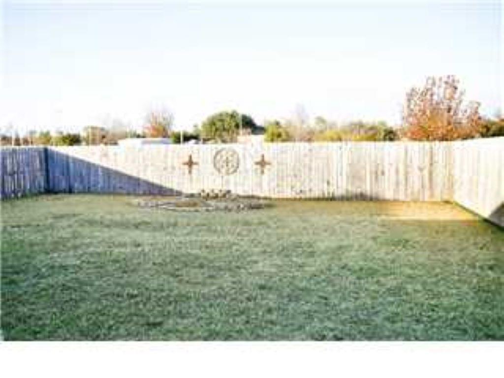 Building Photo - 8388 Oak Pointe Ct