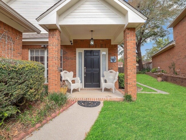 Building Photo - 4012 Dutchess Ct