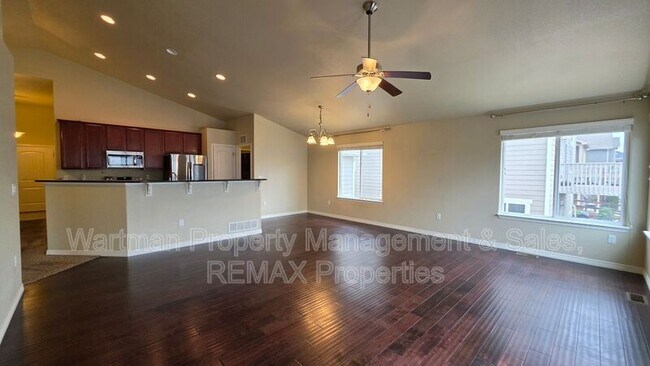 Foto del edificio - 907 Salmon Pond Way