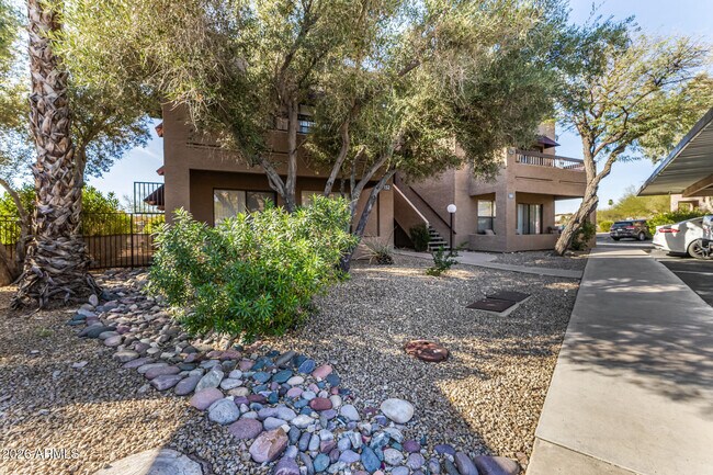 Building Photo - 16657 E Gunsight Dr