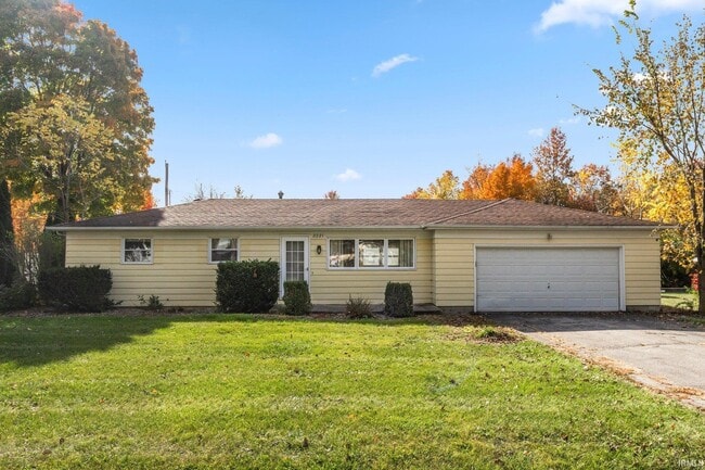 Building Photo - 2221 Graham Dr