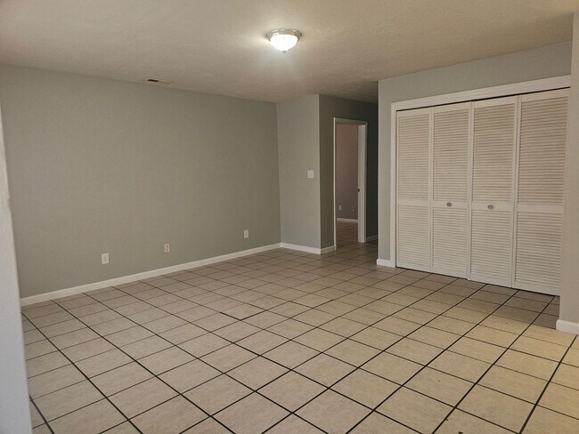 Foto del edificio - 1602 Chase St