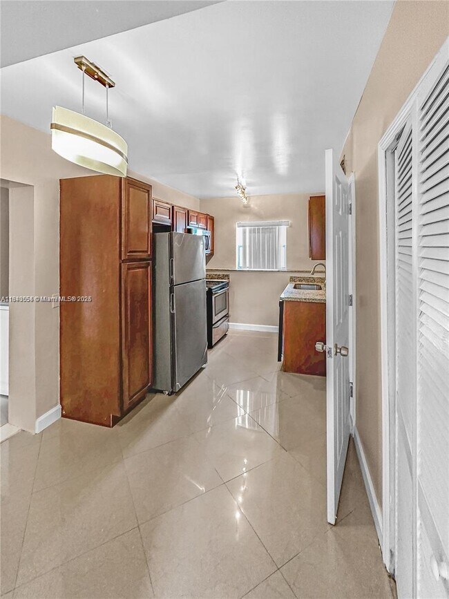 Foto del edificio - 5614 Taylor St