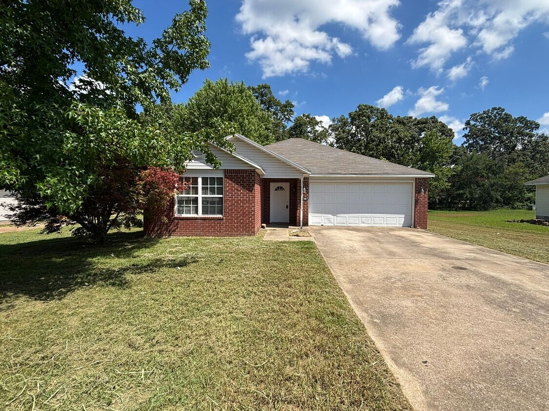 3-Bedroom, 2-Bathroom Single Family Home i... - 3-Bedroom, 2-Bathroom Single Family Home i...