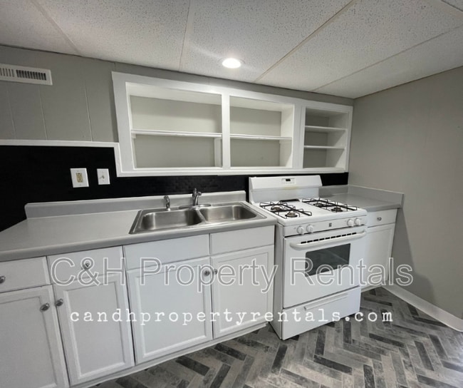 Building Photo - 517 Broadwater Ave