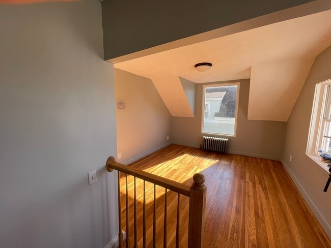 Building Photo - 81 Kirtland St