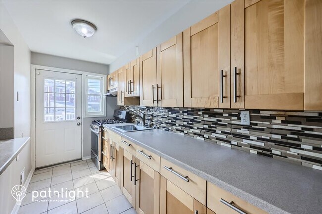 Building Photo - 7908 St Monica Dr