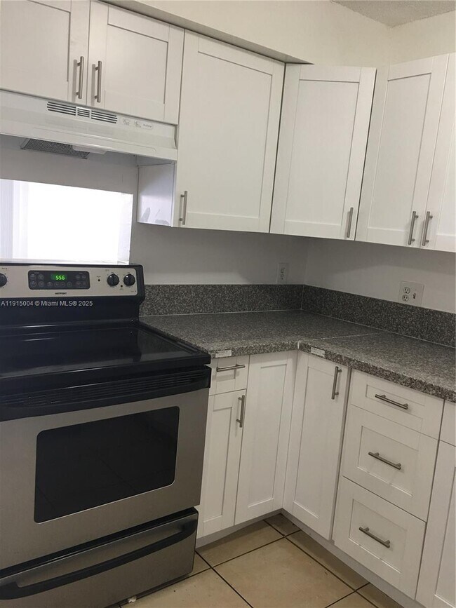 Foto del edificio - 3243 Coral Ridge Dr