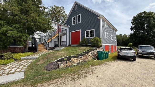 Foto del edificio - 597 Portland St