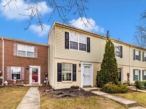 Building Photo - 584 Cotswold Ct