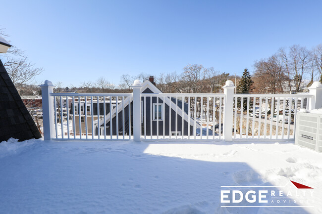Building Photo - 128 Kenrick St