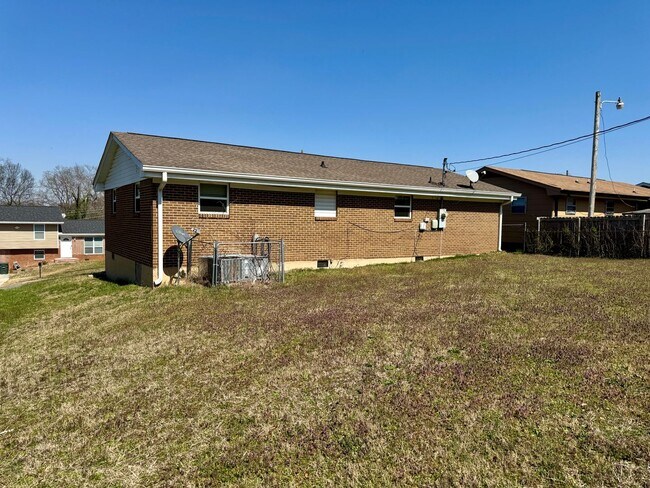 Foto del edificio - 1412 Carousel Rd