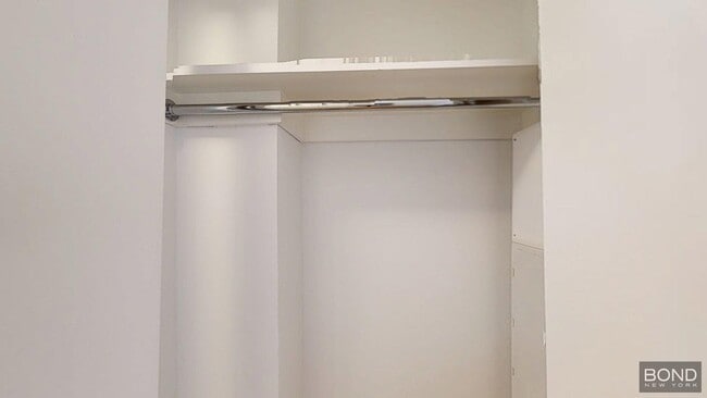 Building Photo - 222 E 39th St