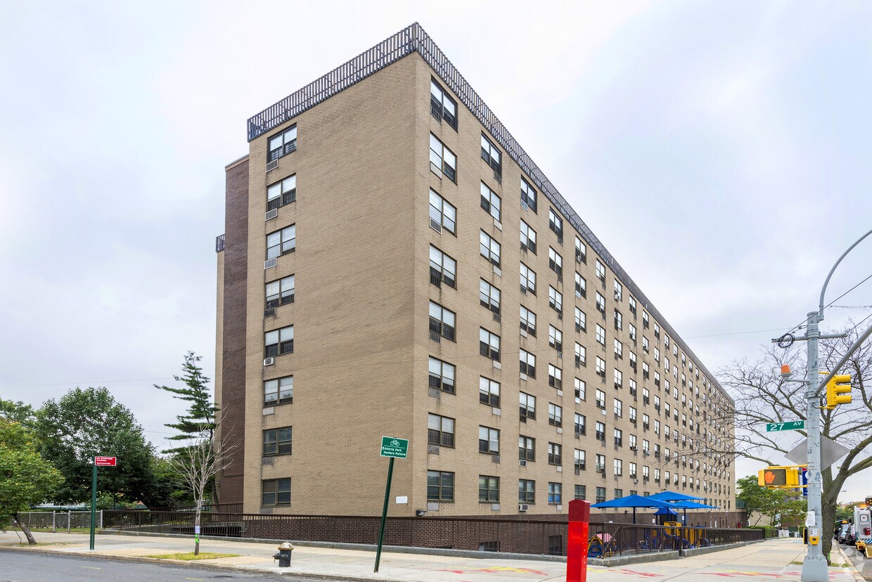 Foto principal - Bridgeview III Apartments